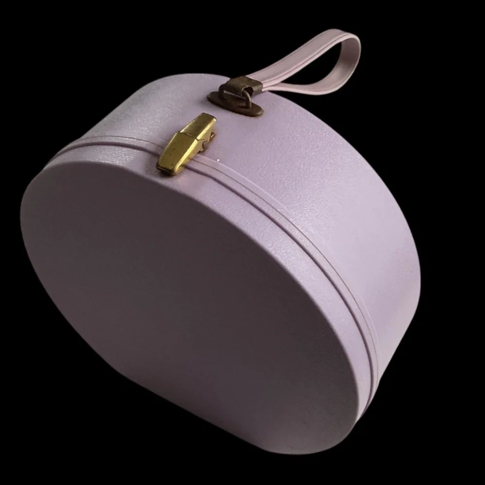 Vintage Fashion Two Twenty Makeup Case